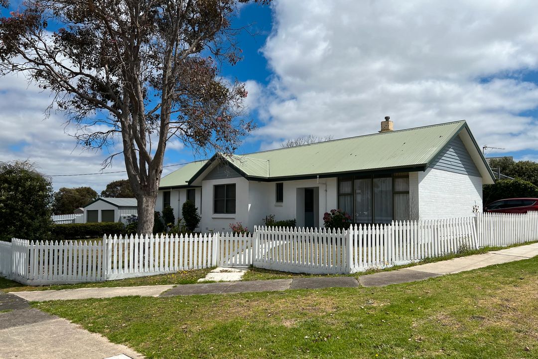 Image of property at 1 Whalers Court, Portland VIC 3305