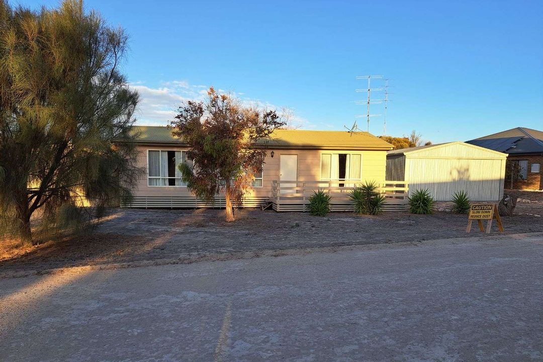 Image of property at 1 Acacia Road, The Pines SA 5577