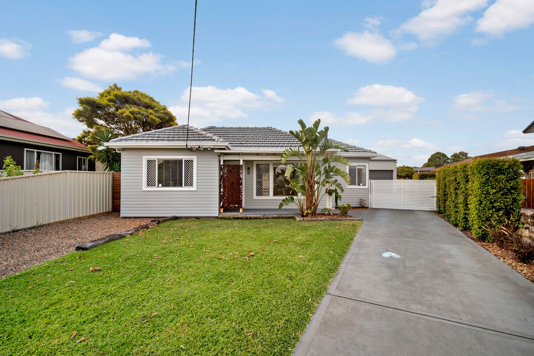 Image of property at 7 York Crescent, Belmont North NSW 2280