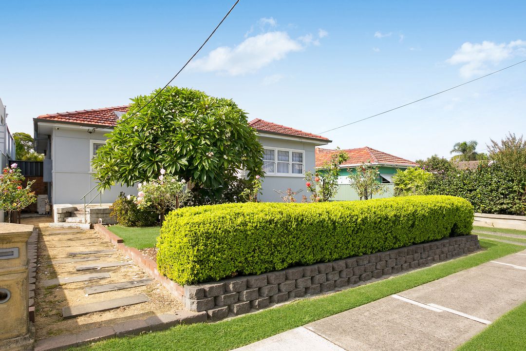 Image of property at 7 Queen Street, Revesby NSW 2212