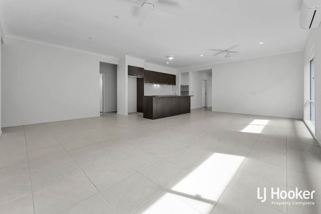 Image of property at 33 Endeavour Crescent, Pallara QLD 4110