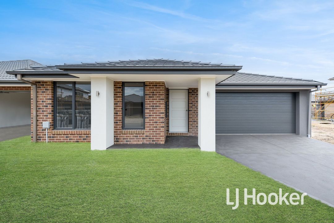 Image of property at 16 Creative Avenue, Clyde North VIC 3978