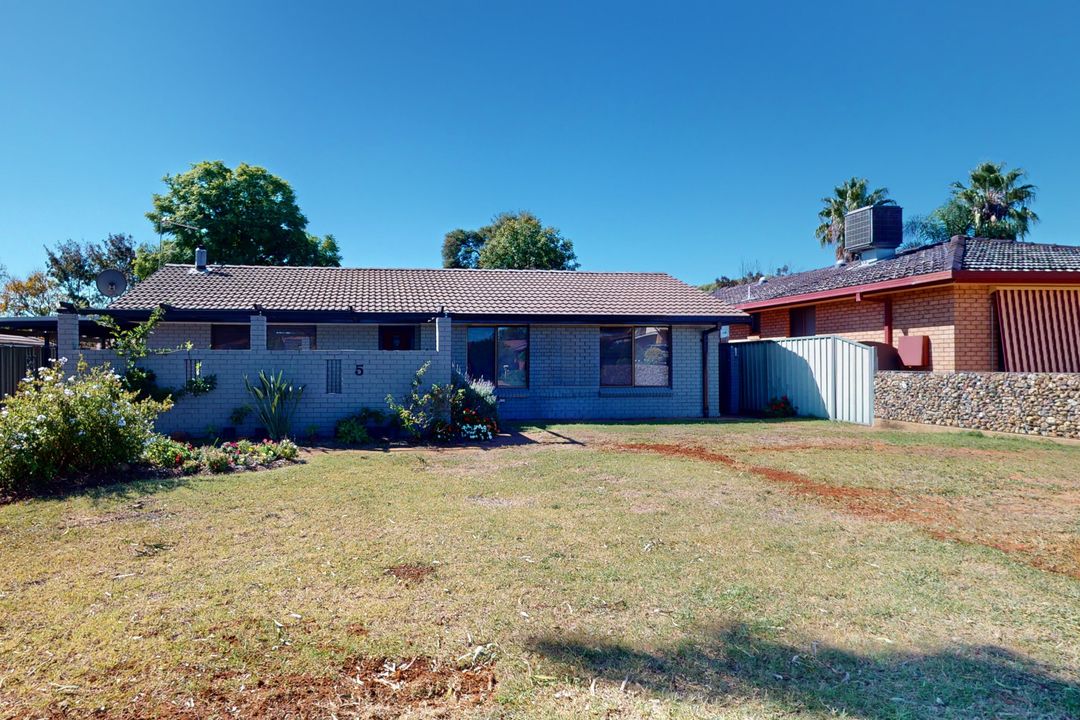 Image of property at 5 Sandringham Place, Dubbo NSW 2830