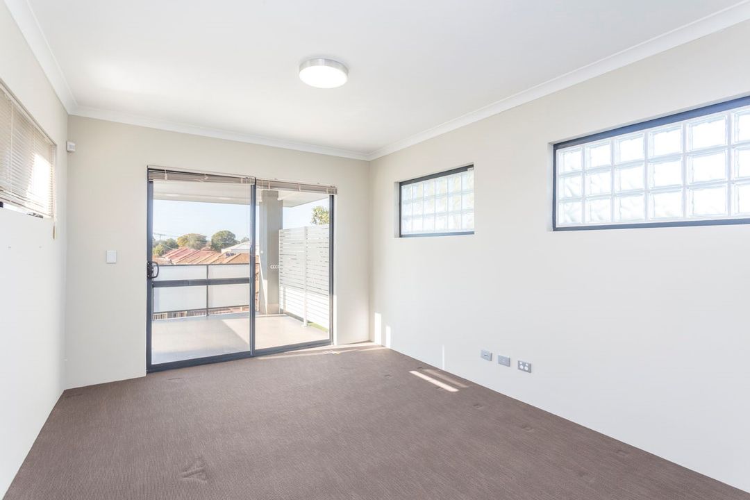 Image of property at 5/3 Beverley Road, Cloverdale WA 6105