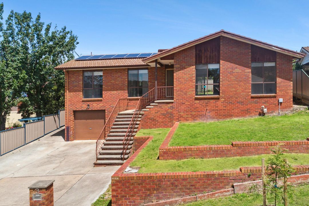 Image of property at 3 Cantle Place, Queanbeyan NSW 2620