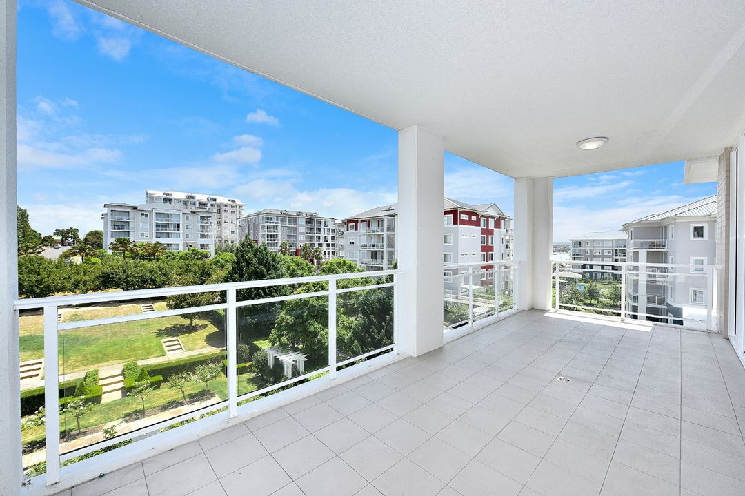 Image of property at 44/1 Rosewater Circuit, Breakfast Point NSW 2137