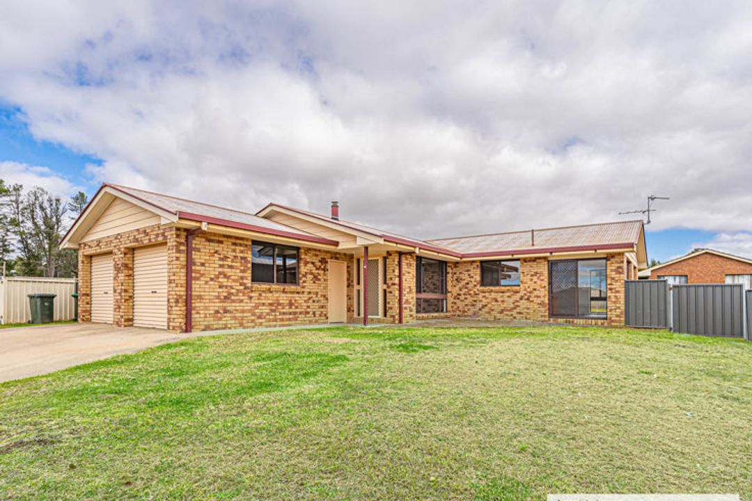 Image of property at 8 Pointsfield Place, Armidale NSW 2350