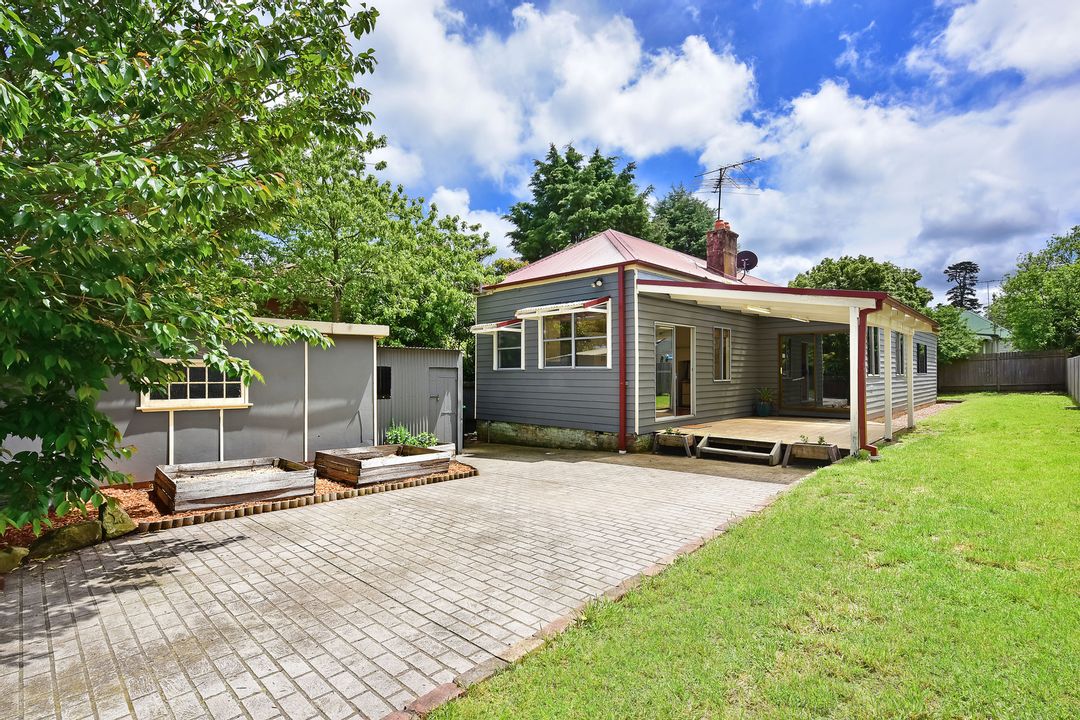 Image of property at 8 Mimosa Lane, Katoomba NSW 2780