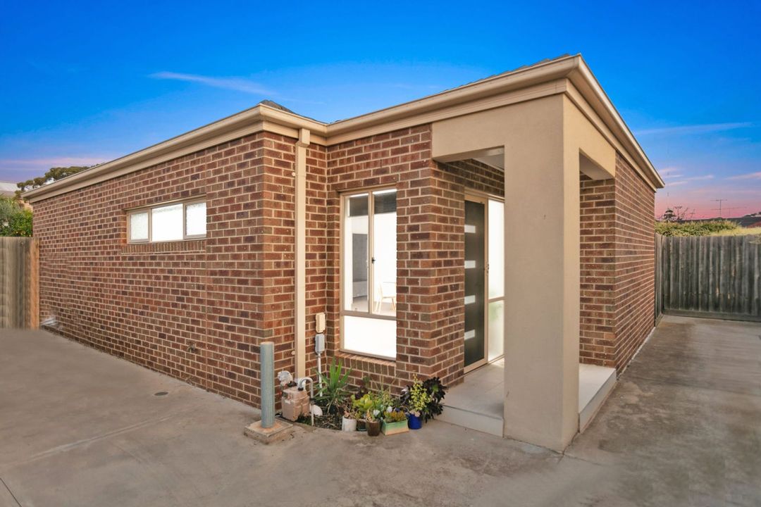 Image of property at 2/27 Montasell Avenue, Deer Park VIC 3023