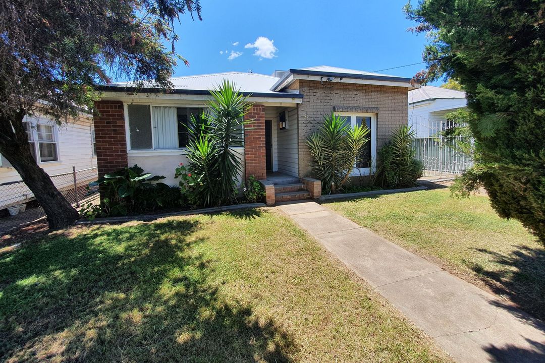 Image of property at 94 Denison Street, Tamworth NSW 2340