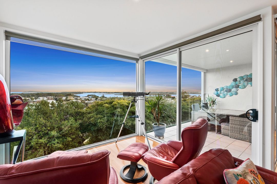 Image of property at 2/22 The Avenue, Ocean Grove VIC 3226