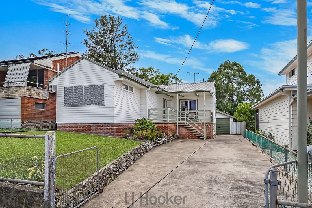 Image of property at 6 Elizabeth Street, Fennell Bay NSW 2283