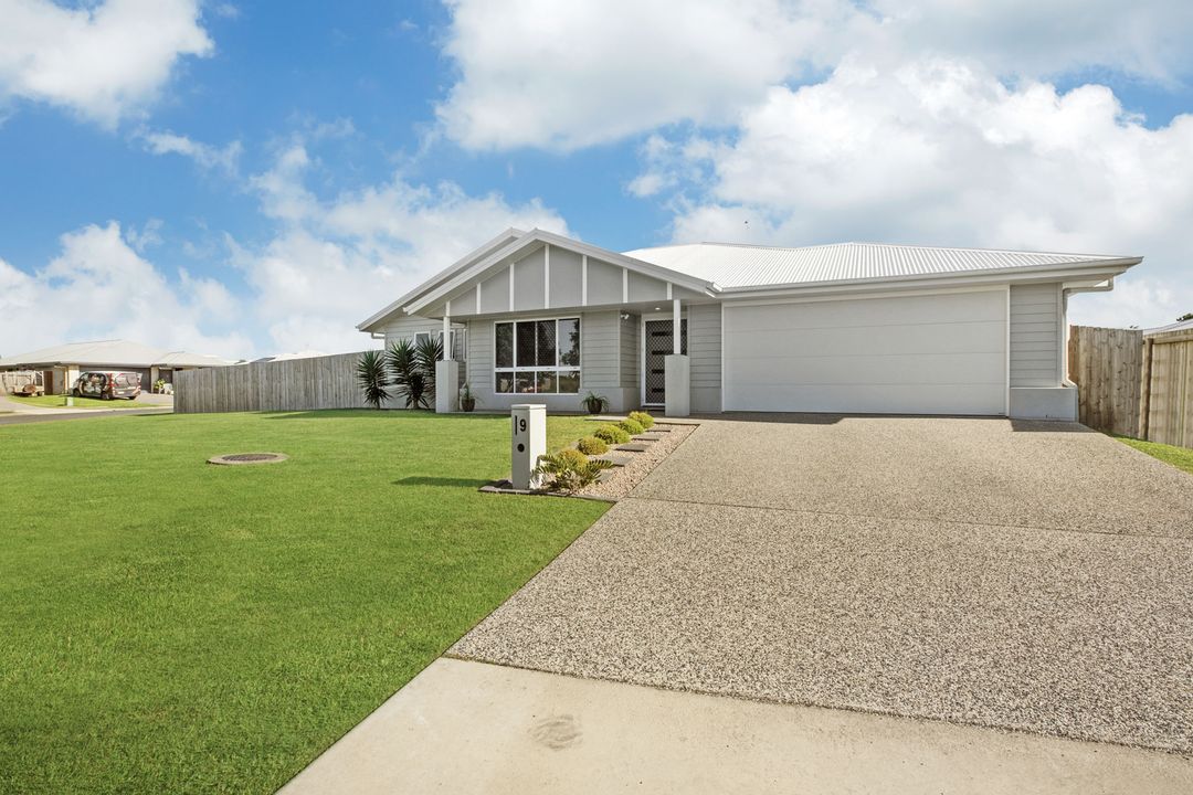 Image of property at 9-11 Devereux Street, Rural View QLD 4740