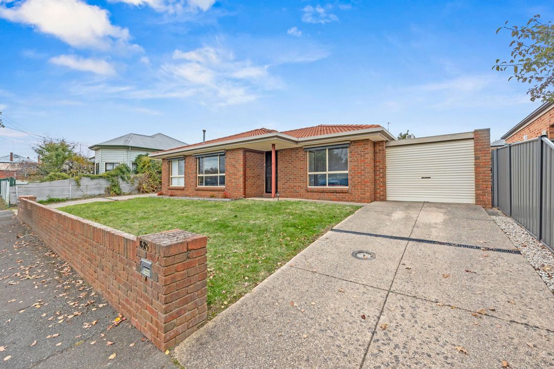 Image of property at 1/620 Doveton Street North, Soldiers Hill VIC 3350