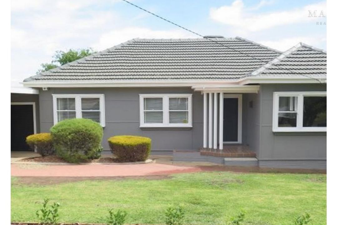 Image of property at 24 Croaker Street, Turvey Park NSW 2650