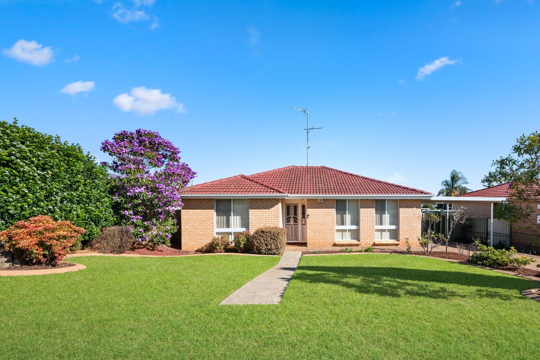 Image of property at 30 Lorenzo Crescent, Rosemeadow NSW 2560