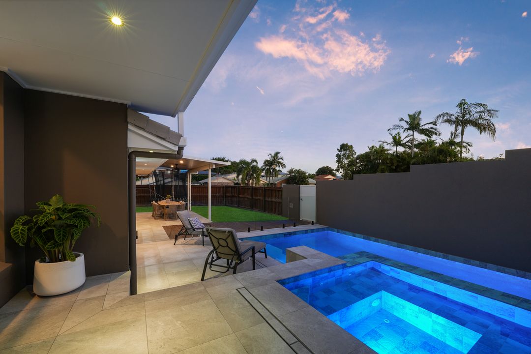Image of property at 1 Tee Place, Arundel QLD 4214