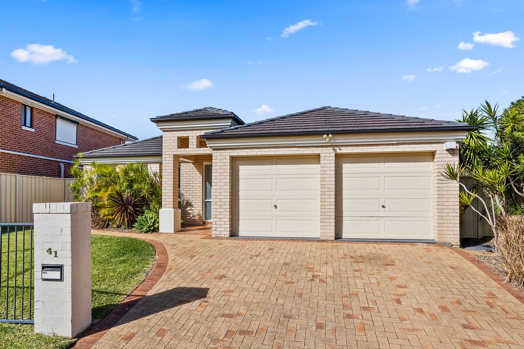 Image of property at 41 Burrinjuck Avenue, Flinders NSW 2529