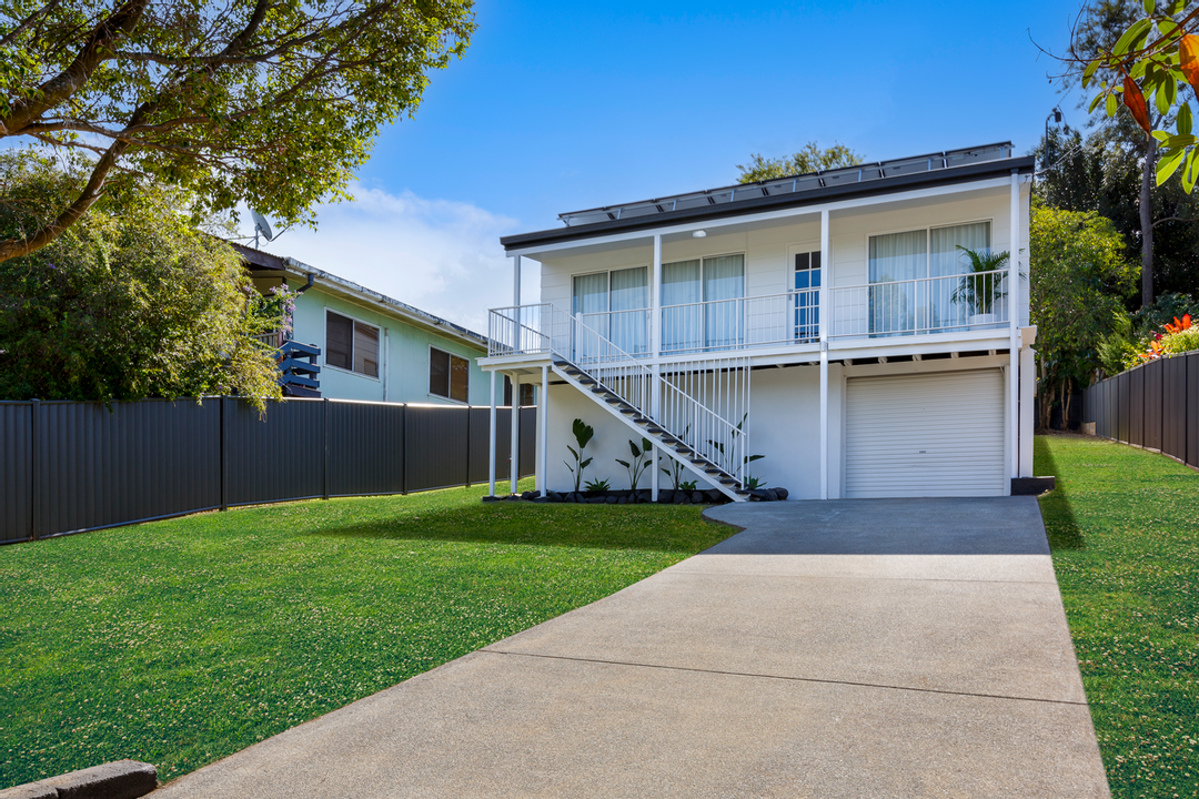 Image of property at 14 Kinarra Street, Ashmore QLD 4214