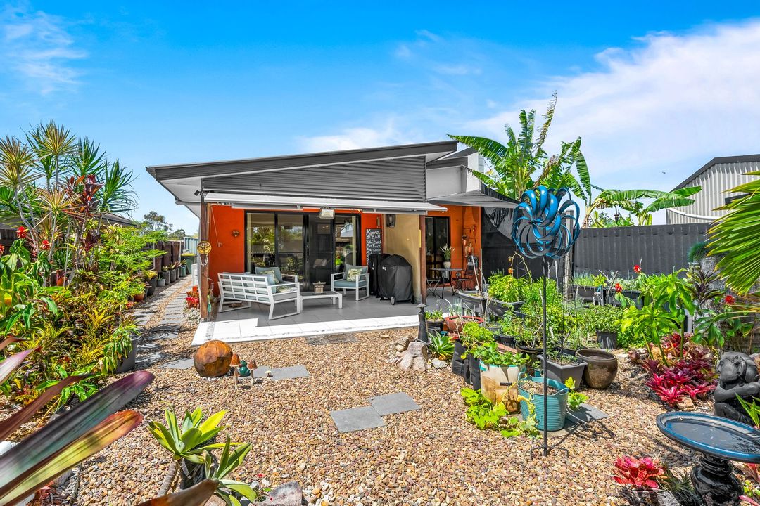 Image of property at 2/8 Golden Grove Court, Eli Waters QLD 4655