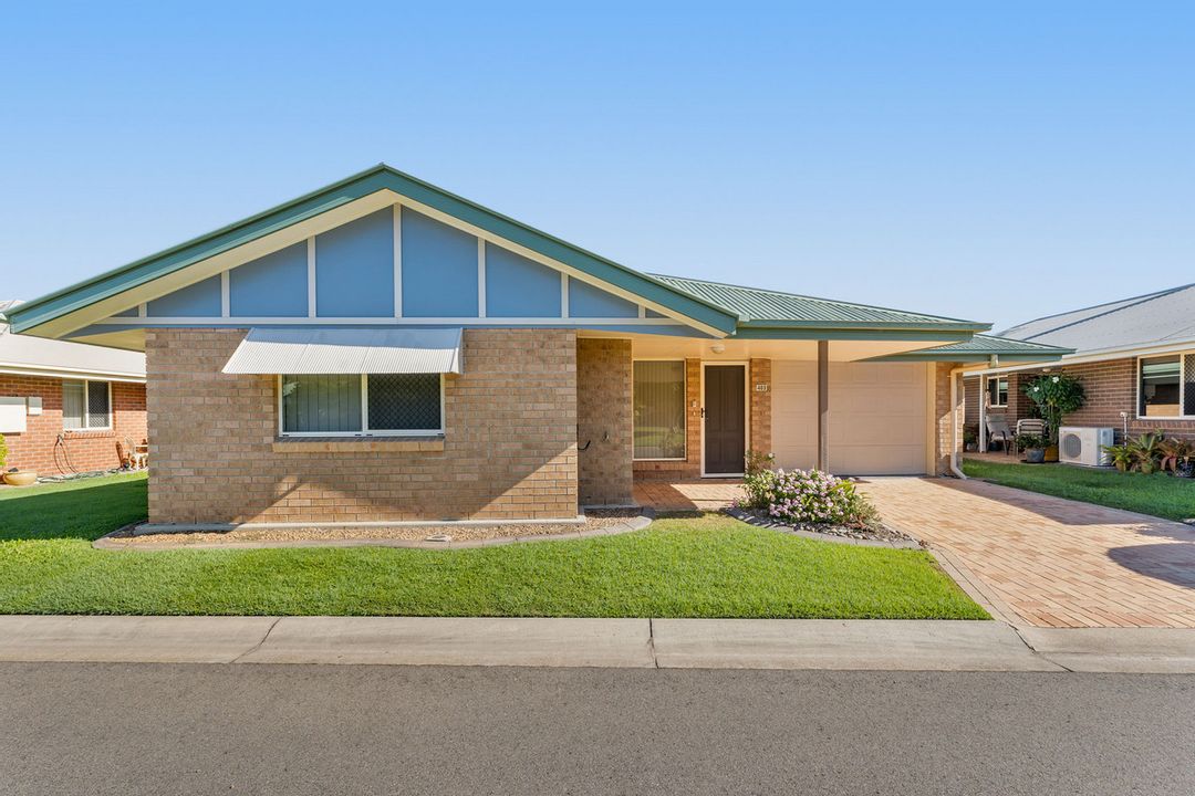 Image of property at Villa 403/74-98 Emerald Park Way, Urangan QLD 4655