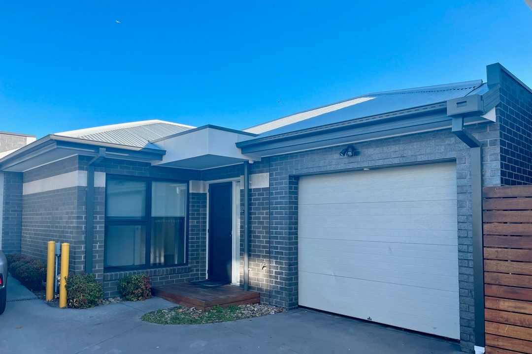 Image of property at 10 Pineios Place, Springvale South VIC 3172