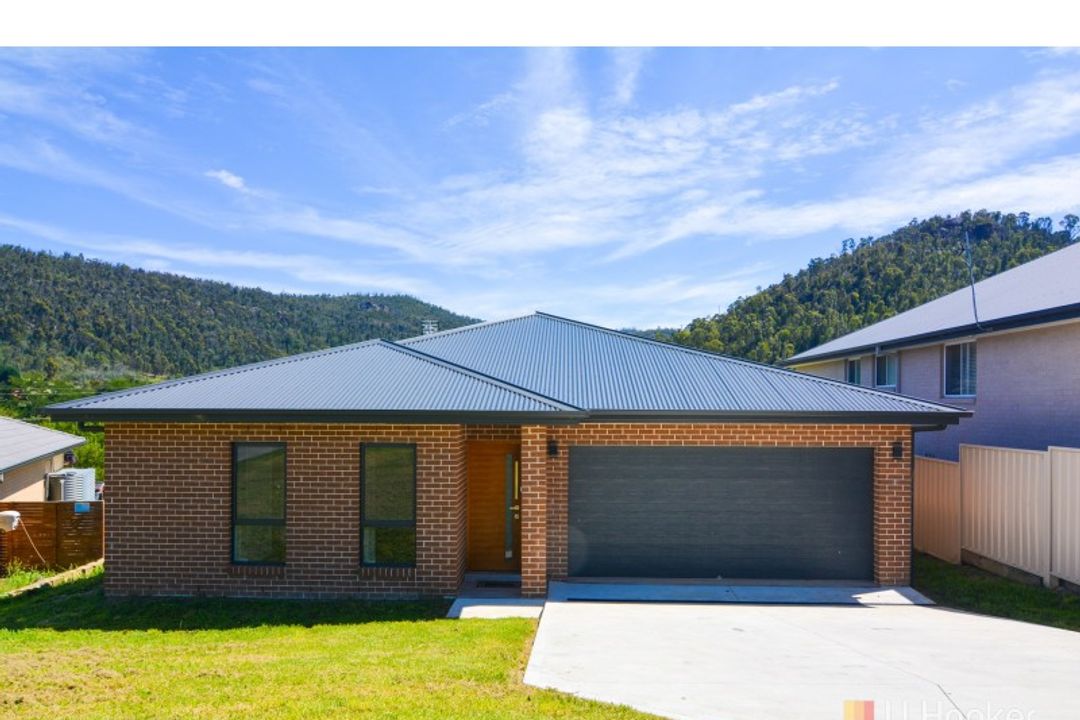 Image of property at 13 Henderson Place, Lithgow NSW 2790