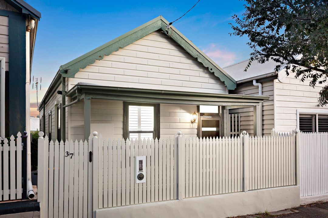 Image of property at 37 Laman Street, Cooks Hill NSW 2300