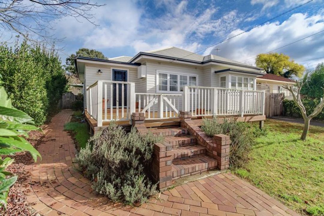 Image of property at 6 Rockvale Road, Armidale NSW 2350