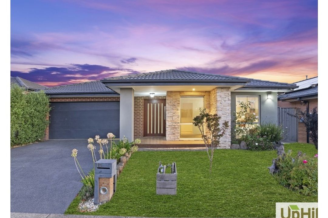 Image of property at 10 Grande Belmond Avenue, Clyde VIC 3978