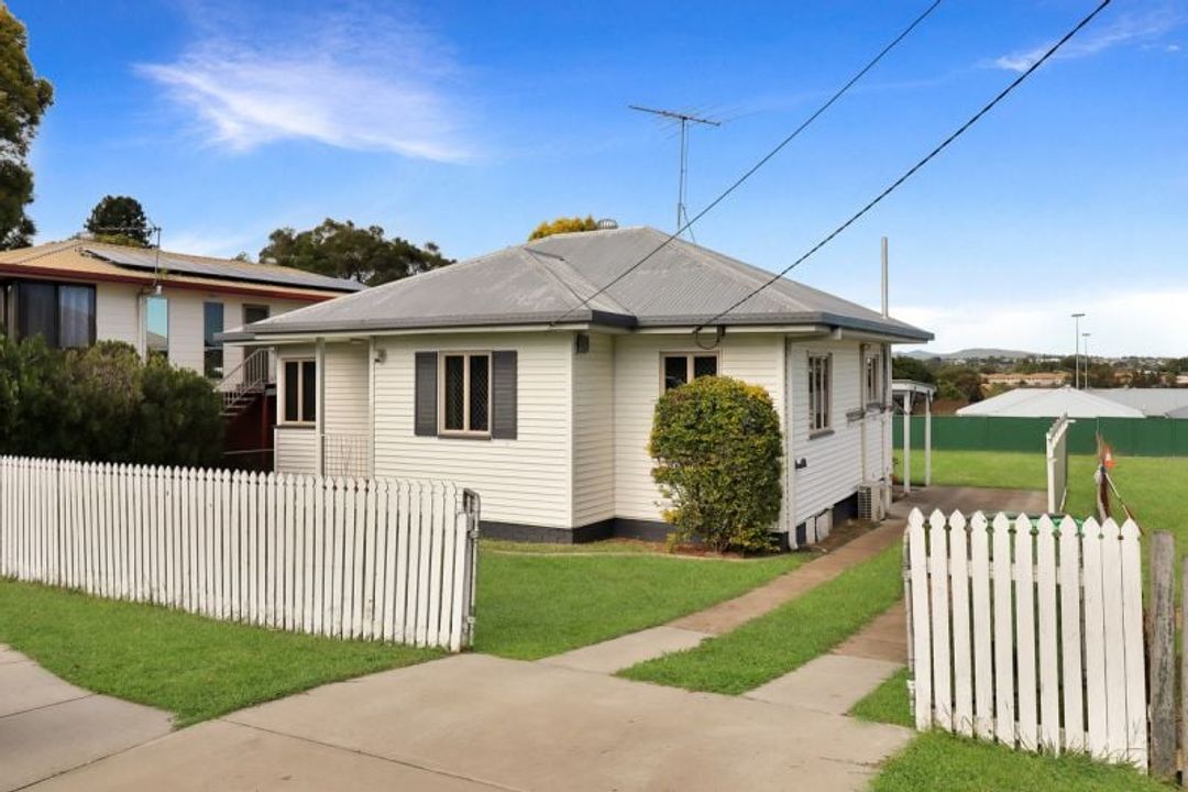 Image of property at 115 Blackstone Road, Silkstone QLD 4304