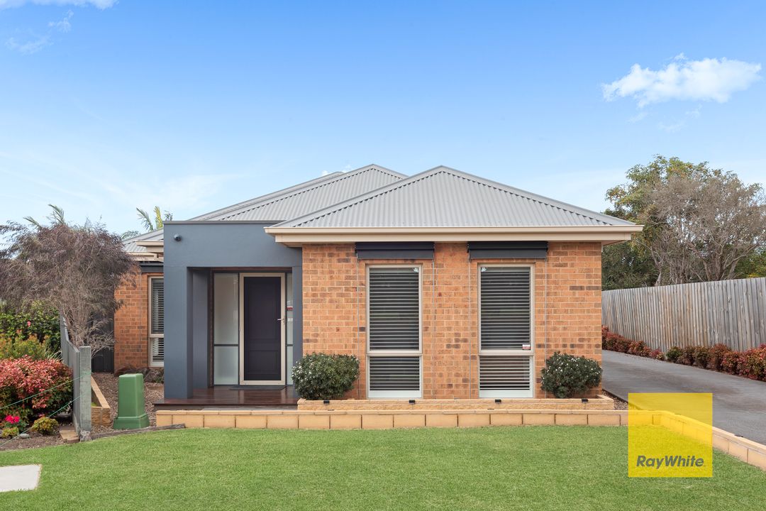 Image of property at 1/17 Strathire Gardens, Hamlyn Heights VIC 3215