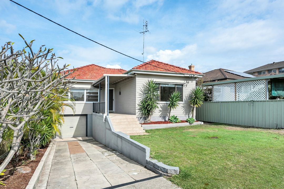 Image of property at 122 Marks Point Rd, Marks Point NSW 2280