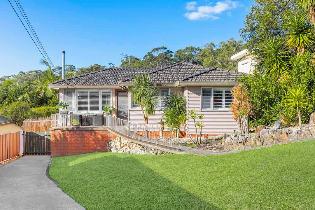 Image of property at 6 Braeside Place, Engadine NSW 2233