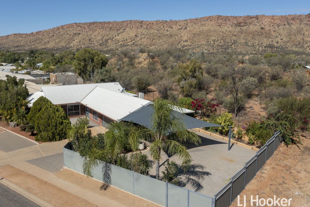 Image of property at 90 Cromwell Drive, Desert Springs NT 0870