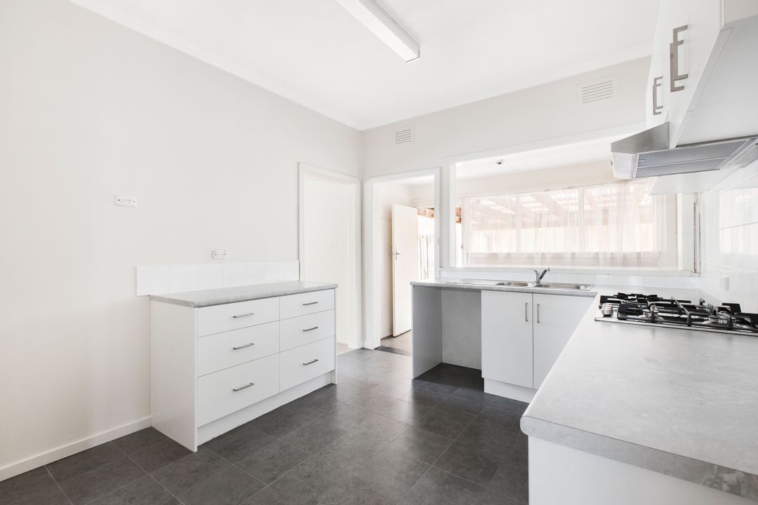 Image of property at 1/294 Warrigal Road, Oakleigh South VIC 3167
