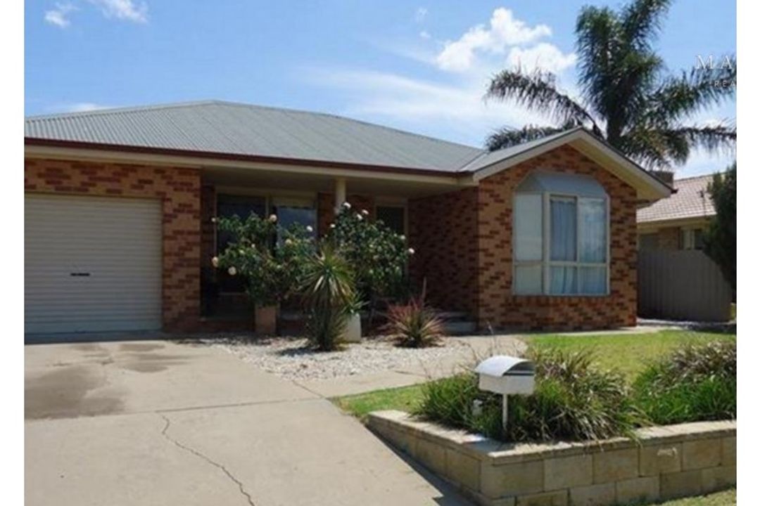Image of property at 12 Wonkana Road, Glenfield Park NSW 2650