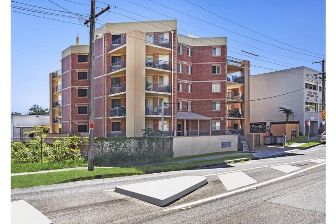 Image of property at 4/12-14 Hills Street, Gosford NSW 2250