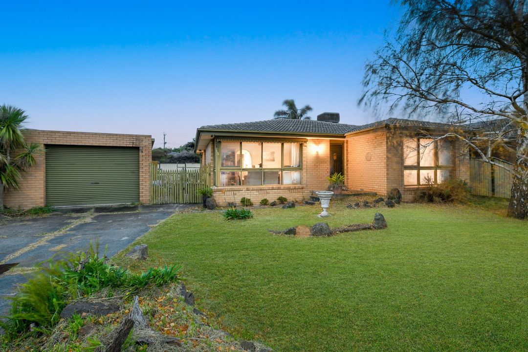 Image of property at 14 Cambridge Drive, Springvale South VIC 3172