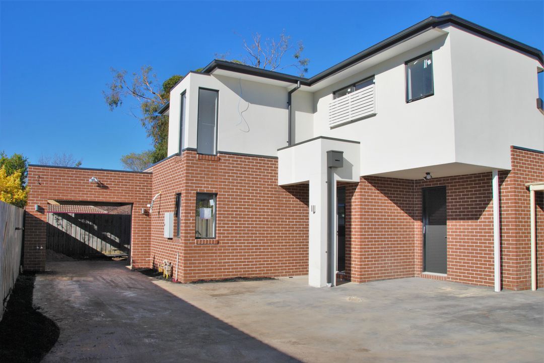 Image of property at 2/106 Monahans Road, Cranbourne VIC 3977