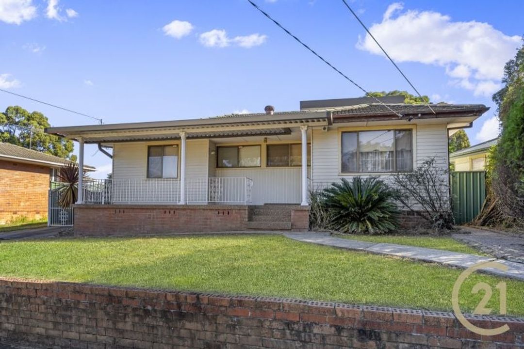 Image of property at 100 Heckenberg Avenue, Sadleir NSW 2168