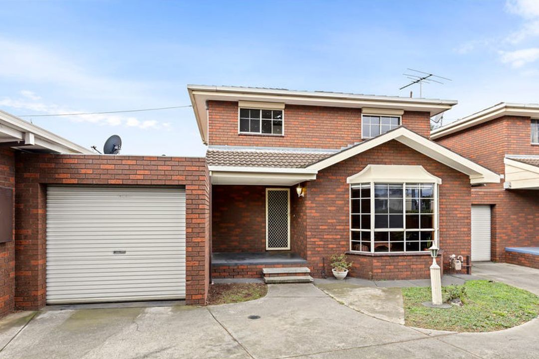 Image of property at 2/15 Mont Albert Road, Geelong VIC 3220