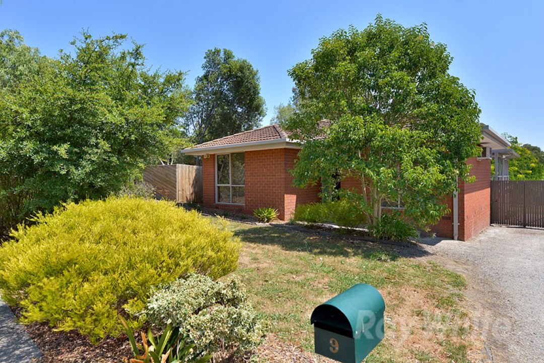 Image of property at 9 Cambridge Close, Lysterfield VIC 3156