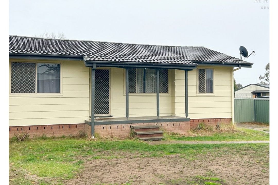 Image of property at 16 Toy Place, Tolland NSW 2650