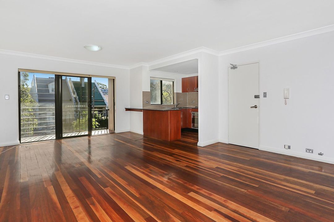 Image of property at 4/194-218 Lawrence Street, Alexandria NSW 2015