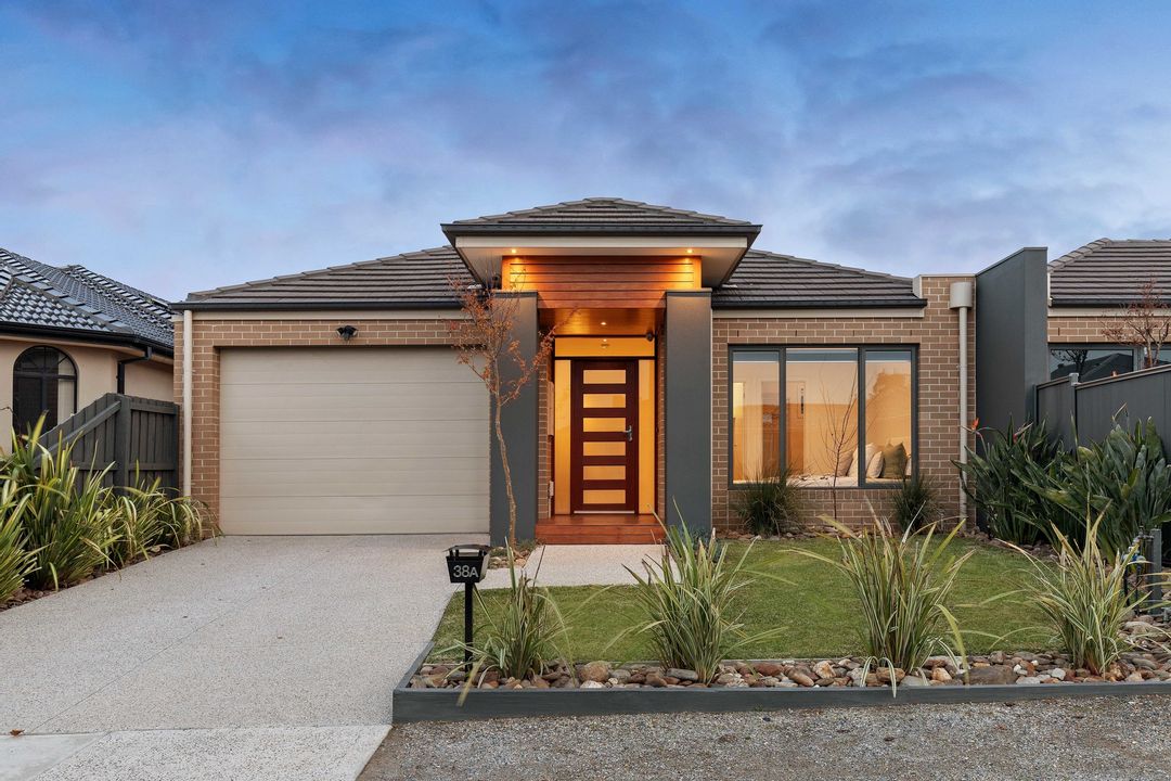 Image of property at 38A Chittenup Bend, Sydenham VIC 3037