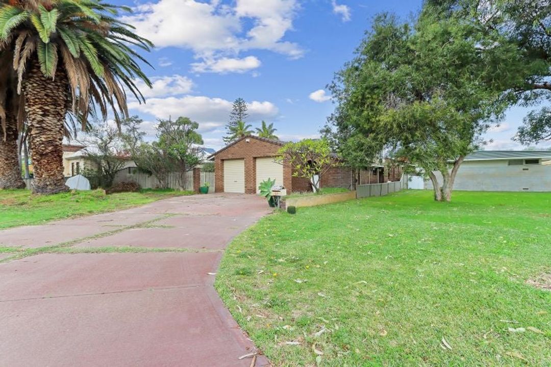 Image of property at 39 Gloucester Crescent, Shoalwater WA 6169