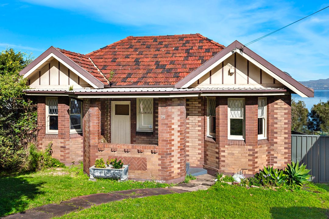 Image of property at 25 Northcliffe Dr, Lake Heights NSW 2502