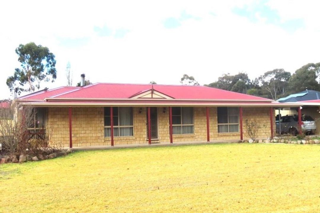 Image of property at 9 Rifle Range Road, Stanthorpe QLD 4380