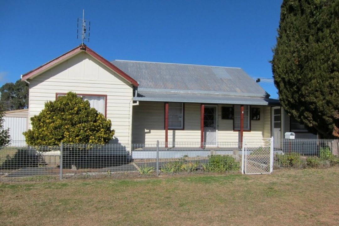 Unit 1/1 Short Street, Glen Innes, NSW, 2370, Australia, Apartment for rent by Jacqueline